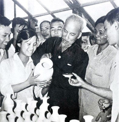 Tư tưởng thi đua ái quốc của Chủ tịch Hồ Chí Minh
